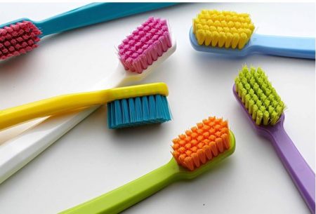 O que deve fazer para manter a escova de dentes limpa e sem bactérias 106