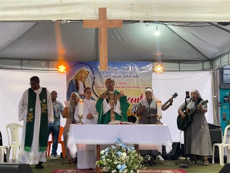 4º Encontro com Maria conta com apoio da Prefeitura de Eunápolis e reúne centenas de fiéis 6