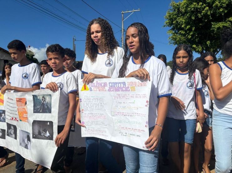 Prefeitura de Eunápolis promove caminhada de combate ao abuso e exploração sexual da criança e do adolescente 14