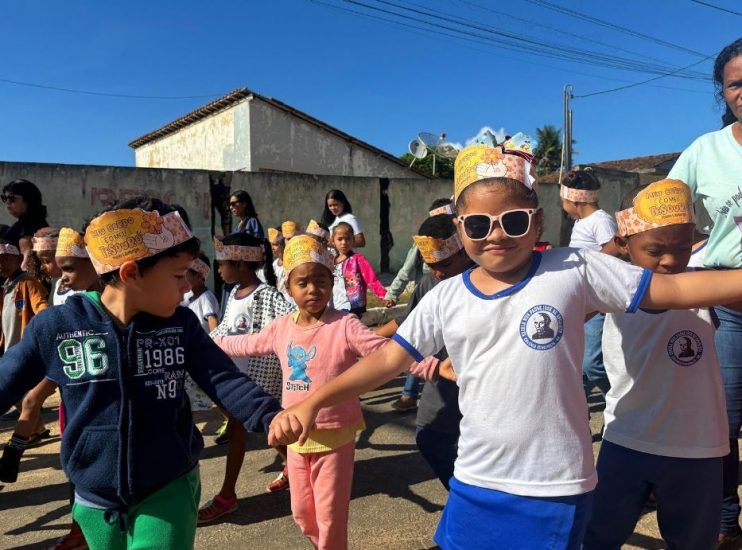 Prefeitura de Eunápolis promove caminhada de combate ao abuso e exploração sexual da criança e do adolescente 11