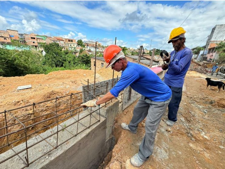 Eunápolis: segunda etapa da obra da rua Lua Nova fica pronta em julho 17