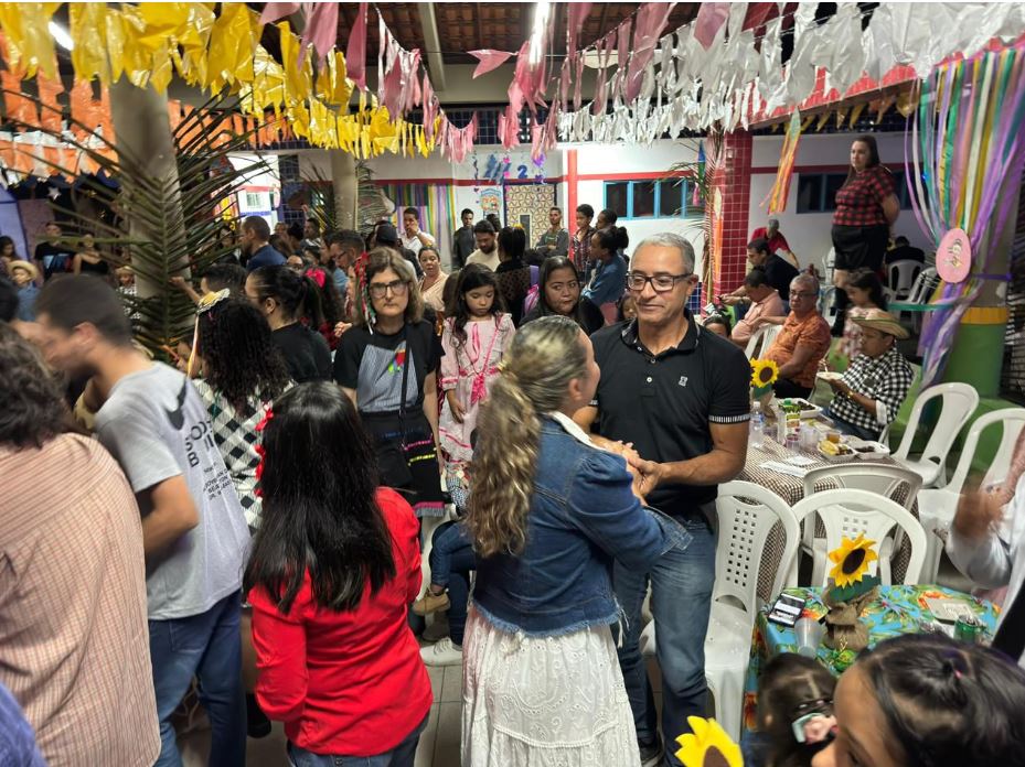 Prefeita Cordélia participa de festa junina no CEMEI Flora Sales e é recebida calorosamente 5