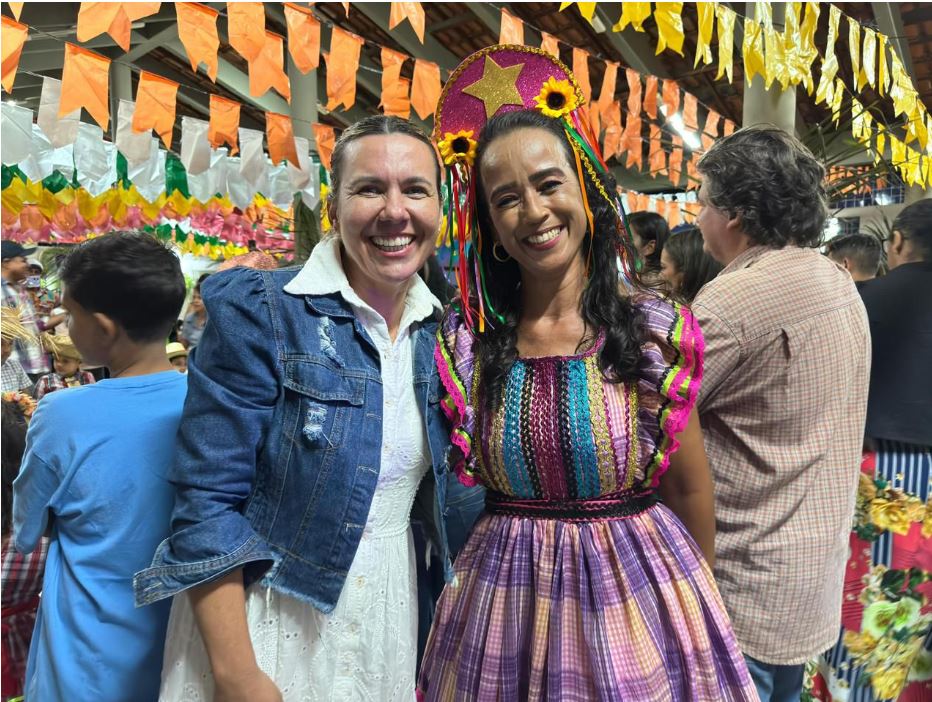 Prefeita Cordélia participa de festa junina no CEMEI Flora Sales e é recebida calorosamente 6