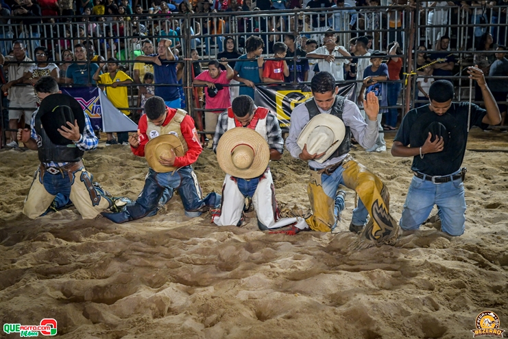 Arena lotada na primeira noite do 1º Salto Rodeio Show 8