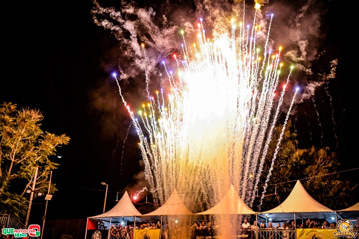 Arena lotada na primeira noite do 1º Salto Rodeio Show 5