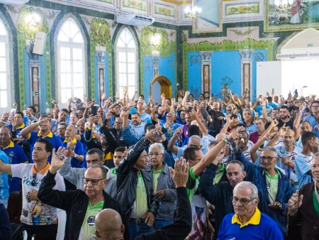 Terço dos Homens reúne 800 fiéis para encontro regional em Guaratinga 102
