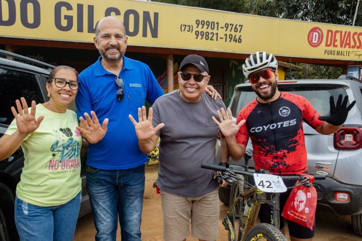 Pré-candidato a prefeito, Robério prestigia eventos no Ponto Bahia e Ponto Maneca 19