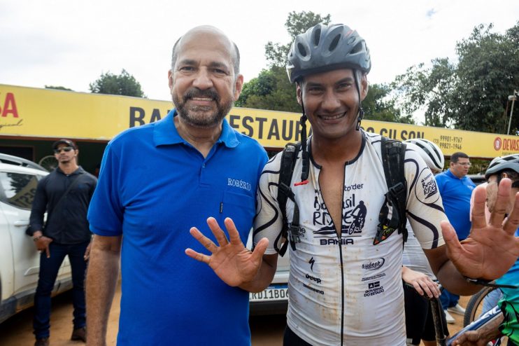 Pré-candidato a prefeito, Robério prestigia eventos no Ponto Bahia e Ponto Maneca 11