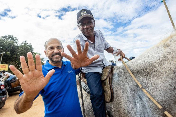 Pré-candidato a prefeito, Robério prestigia eventos no Ponto Bahia e Ponto Maneca 9