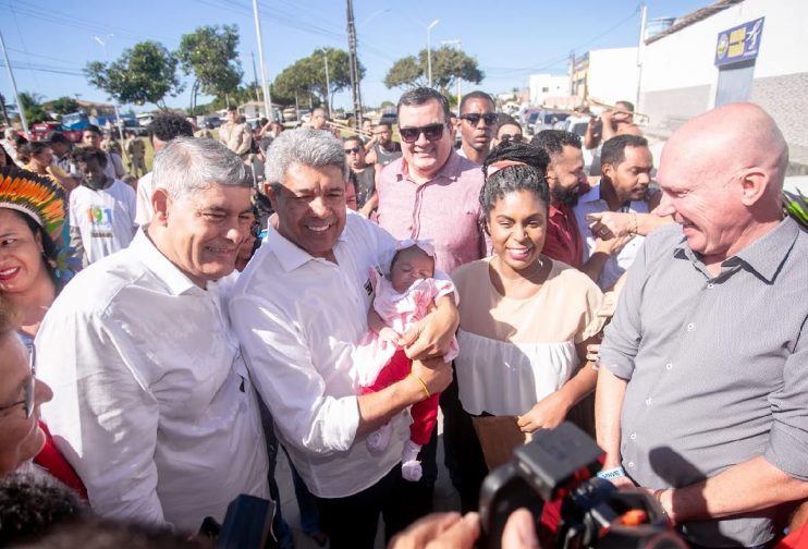 Governador Jerônimo Rodrigues e Prefeito Agnelo Santos celebram aniversário de Cabrália, 191 anos com grande pacote de obras e serviços para a população 18