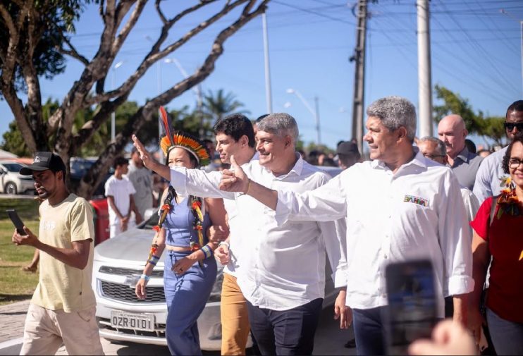 Governador Jerônimo Rodrigues e Prefeito Agnelo Santos celebram aniversário de Cabrália, 191 anos com grande pacote de obras e serviços para a população 16