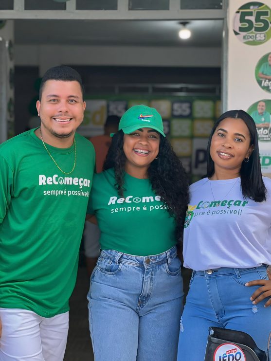 Grande Sucesso do Adesivaço em Belmonte: Juventude Lidera Movimento Popular em Apoio a Iêdo Elias e Alice Britto 15