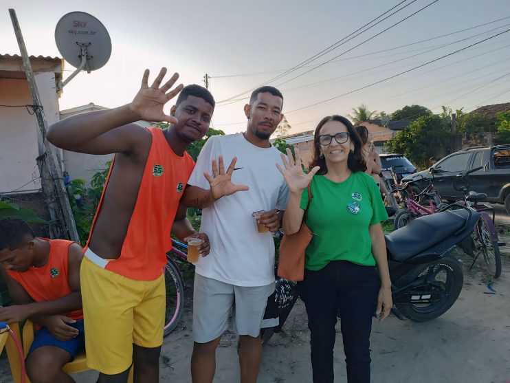 Grande Sucesso do Adesivaço em Belmonte: Juventude Lidera Movimento Popular em Apoio a Iêdo Elias e Alice Britto 21