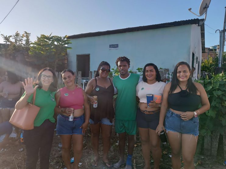 Grande Sucesso do Adesivaço em Belmonte: Juventude Lidera Movimento Popular em Apoio a Iêdo Elias e Alice Britto 23