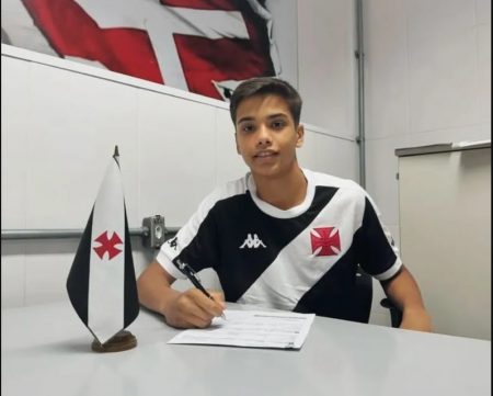 Pietro Dórea de Eunápolis assina contrato de formação com o Vasco da Gama 7