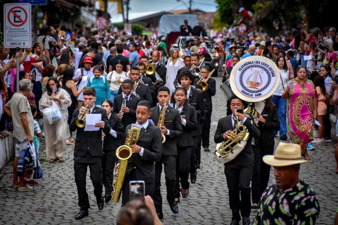 Fé e Tradição: Festejos de Nossa Senhora D'Ajuda mobilizam multidões 7