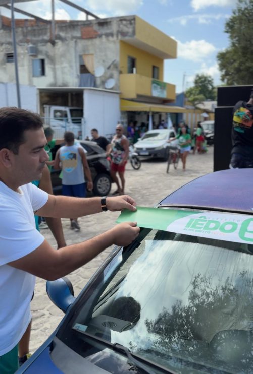 Grande Sucesso do Adesivaço em Belmonte: Juventude Lidera Movimento Popular em Apoio a Iêdo Elias e Alice Britto 12