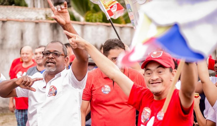 Candidato a Prefeito Professor Iszael lidera grande caminhada com centenas de apoiadores em Santa Cruz Cabrália 19