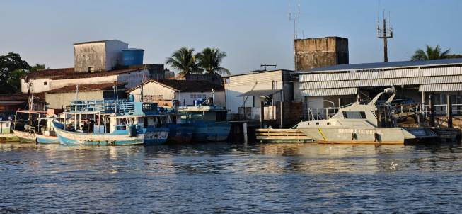 Marinha resgata tripulantes que estavam em barco à deriva em Porto Seguro 5