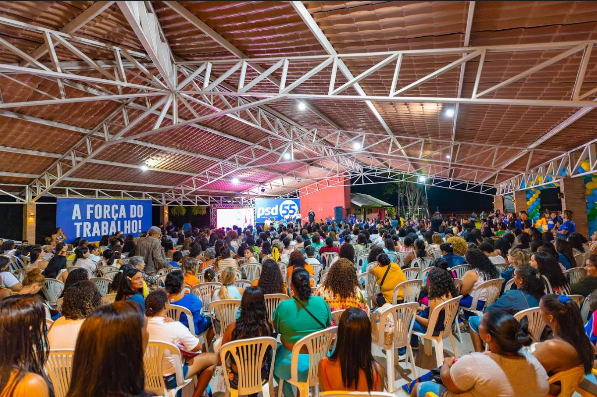 Centenas de mulheres se reúnem em apoio à candidatura de Cláudia à prefeita de Porto Seguro 8