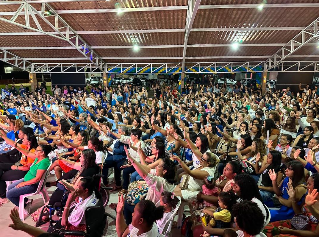 Centenas de mulheres se reúnem em apoio à candidatura de Cláudia à prefeita de Porto Seguro 5