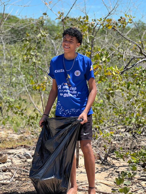 Belmonte: Projeto a Música é o Remédio da Alma realiza ação no Dia Mundial da Limpeza 19