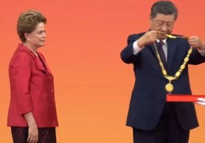 Dilma recebe medalha de presidente chinês Xi Jinping 2