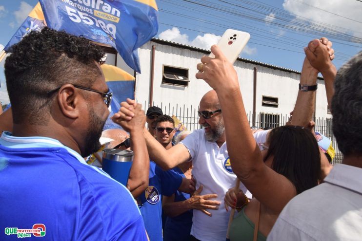 Robério arrasta multidão em caminhada e visita à feira do Juca Rosa neste domingo 8