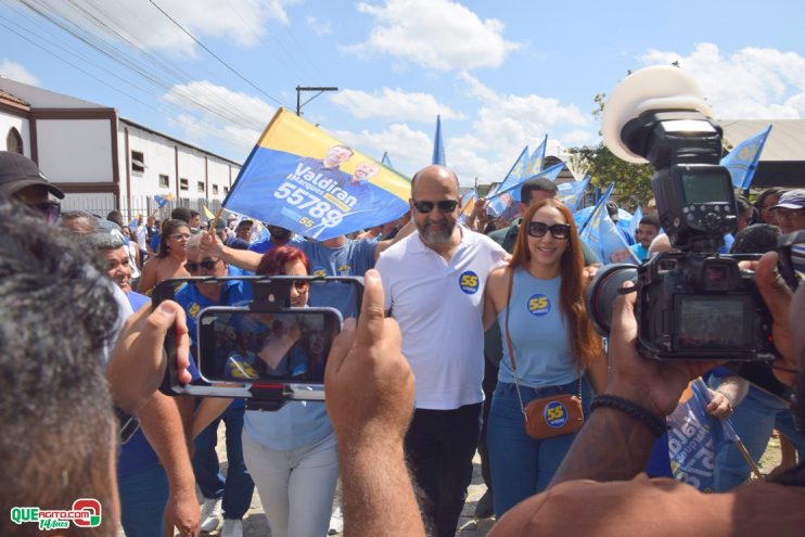 Robério arrasta multidão em caminhada e visita à feira do Juca Rosa neste domingo 12