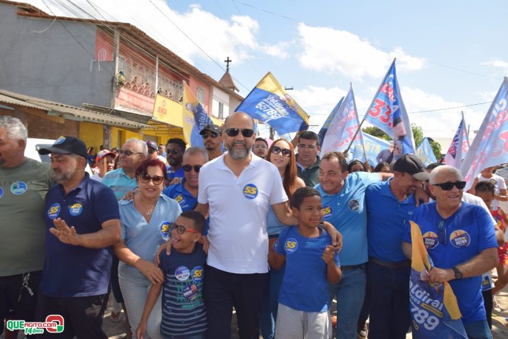 Robério arrasta multidão em caminhada e visita à feira do Juca Rosa neste domingo 14