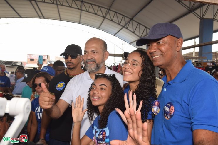 Robério arrasta multidão em caminhada e visita à feira do Juca Rosa neste domingo 68