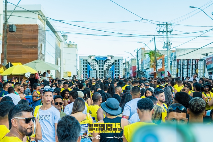 Sucesso absoluto o bloco Linguarudos 2024 na Festa de Camacã 4