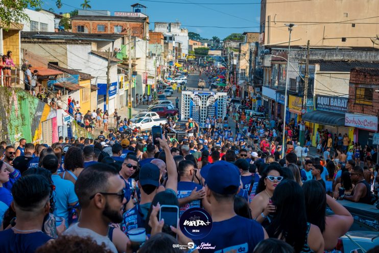 Centenas de foliões desfilaram no bloco da Impuca 2024 que foi surreal 329