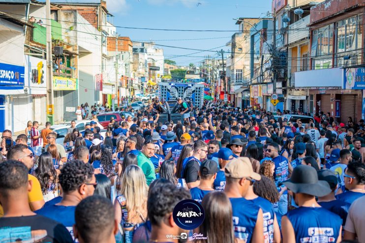 Centenas de foliões desfilaram no bloco da Impuca 2024 que foi surreal 361