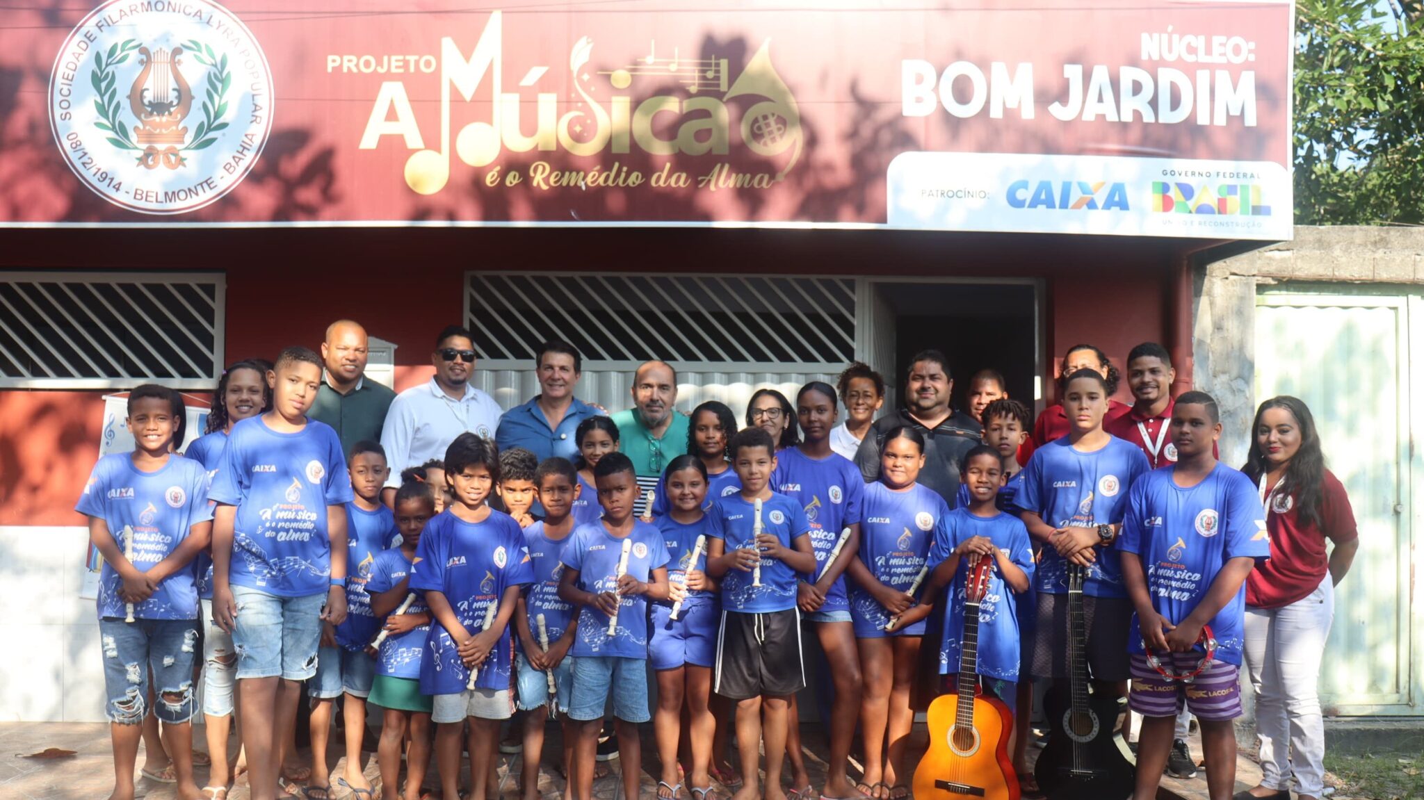 Candidatos Iêdo Elias e Alice Britto reforçam compromisso com a música belmontense em visitas à comunidade 5