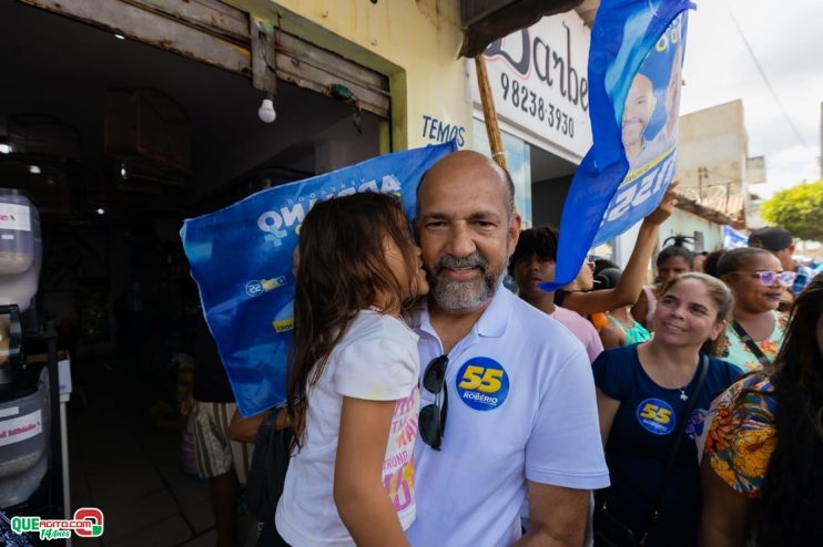 Robério arrasta multidão em caminhada e visita à feira do Juca Rosa neste domingo 74