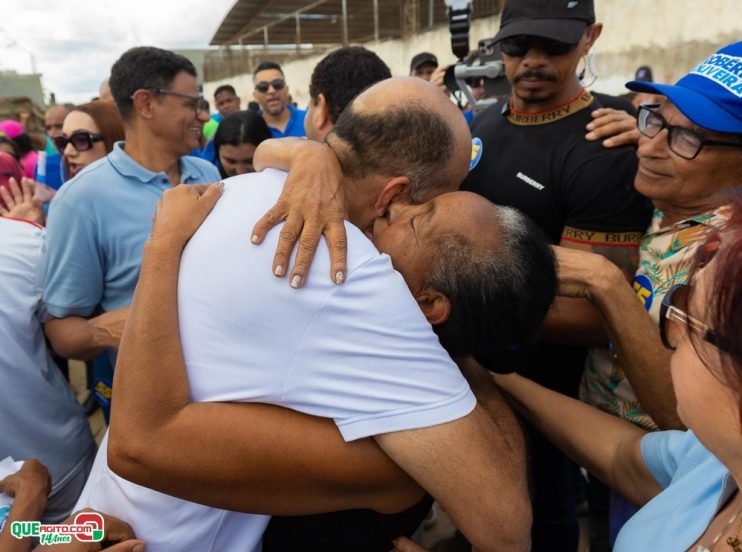 Robério arrasta multidão em caminhada e visita à feira do Juca Rosa neste domingo 75