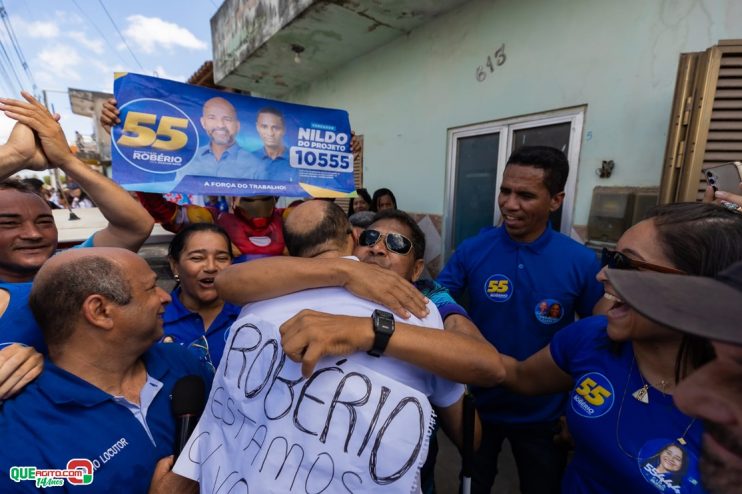 Robério arrasta multidão em caminhada e visita à feira do Juca Rosa neste domingo 76