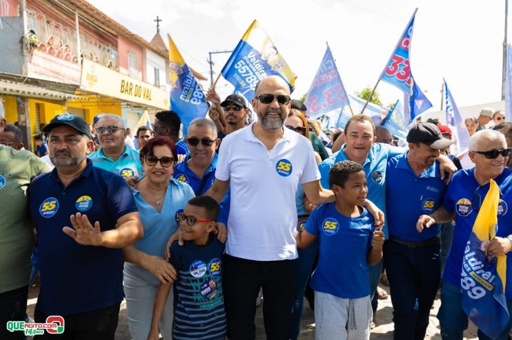 Robério arrasta multidão em caminhada e visita à feira do Juca Rosa neste domingo 83