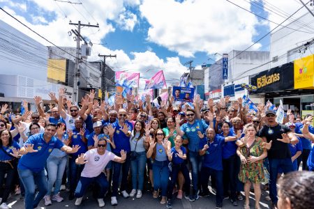 Robério faz caminhada no Centro e reafirma compromissos 24