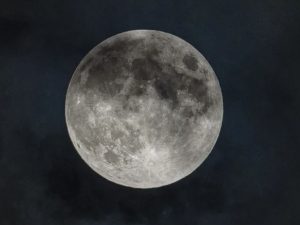 Eclipse lunar parcial ocorrerá nesta terça (17); saiba como observar o fenômeno 3