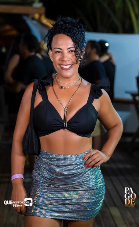 Muita gente bonita e alto astral no Pagode Prime da cabana Area Beach 339