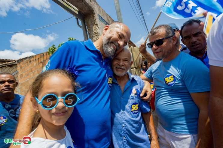 Em caminhada na Colônia com candidatos a vereador, Robério é aclamado pela população 13