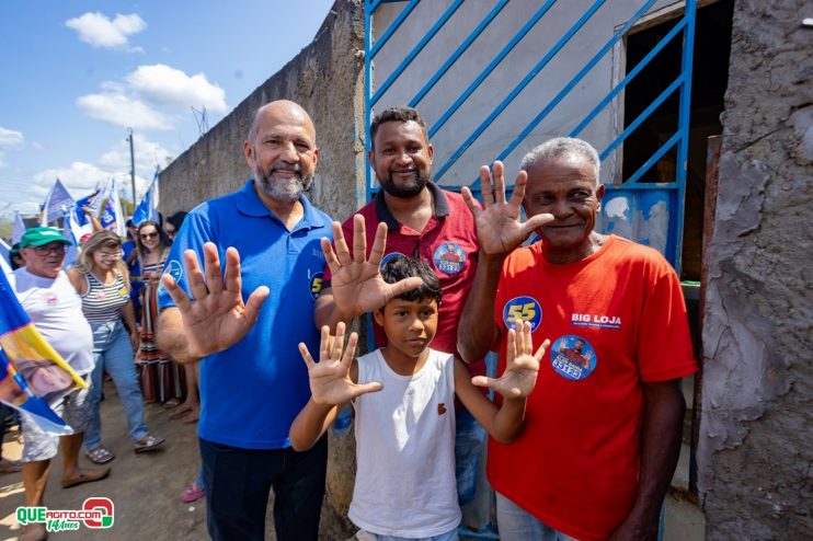 Em caminhada na Colônia com candidatos a vereador, Robério é aclamado pela população 17