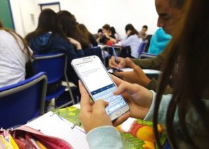 Itabela: Prefeitura publica decreto que regulamenta o uso de celulares nas escolas municipais 1