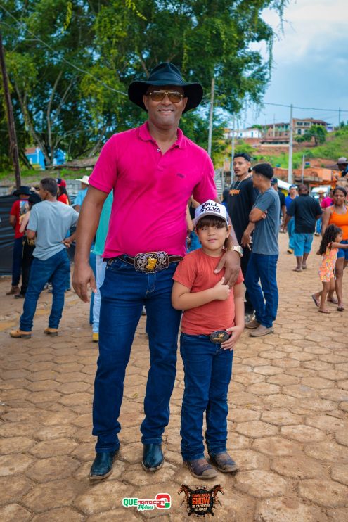 Cavaleiros e amazonas lotam as ruas de Cachoeira do Aranã, durante a Cavalgada Show 22