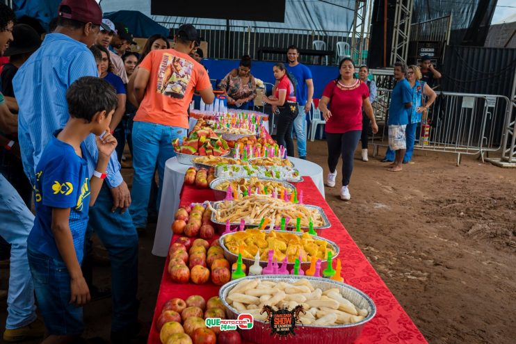 Cavaleiros e amazonas lotam as ruas de Cachoeira do Aranã, durante a Cavalgada Show 28