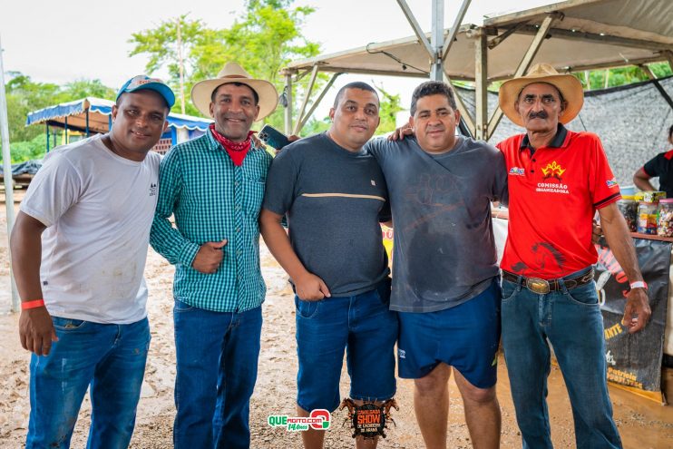 Cavaleiros e amazonas lotam as ruas de Cachoeira do Aranã, durante a Cavalgada Show 33