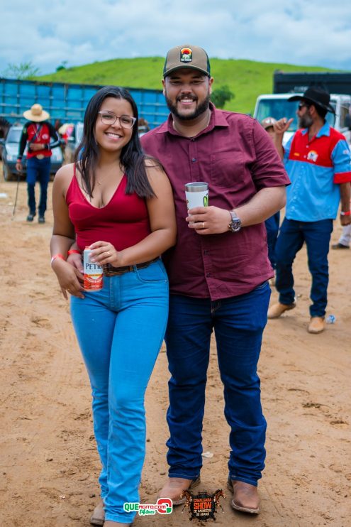 Cavaleiros e amazonas lotam as ruas de Cachoeira do Aranã, durante a Cavalgada Show 102