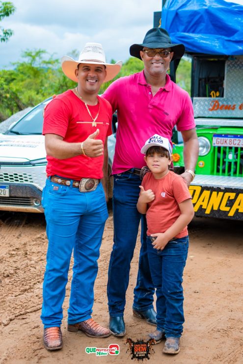 Cavaleiros e amazonas lotam as ruas de Cachoeira do Aranã, durante a Cavalgada Show 107